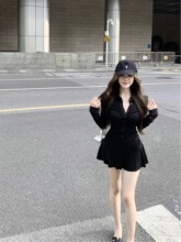 收腰褶皱短款连衣裙女夏季美式运动风polo领收腰减龄伞裙