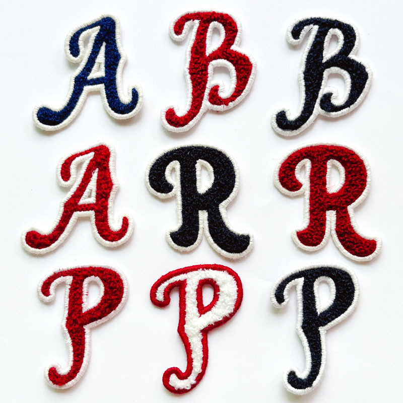 服装毛巾绣平绣混合绣字母R帽标胸标袖标P字母A英文字B刺绣贴古风
