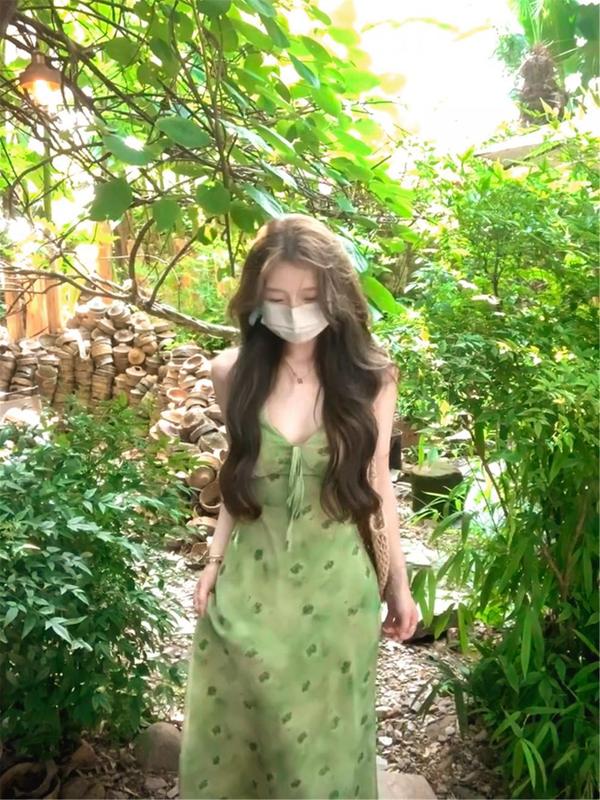 绿色碎花背心连衣裙女2025夏季新款气质法式度假修身收腰长裙子|undefined