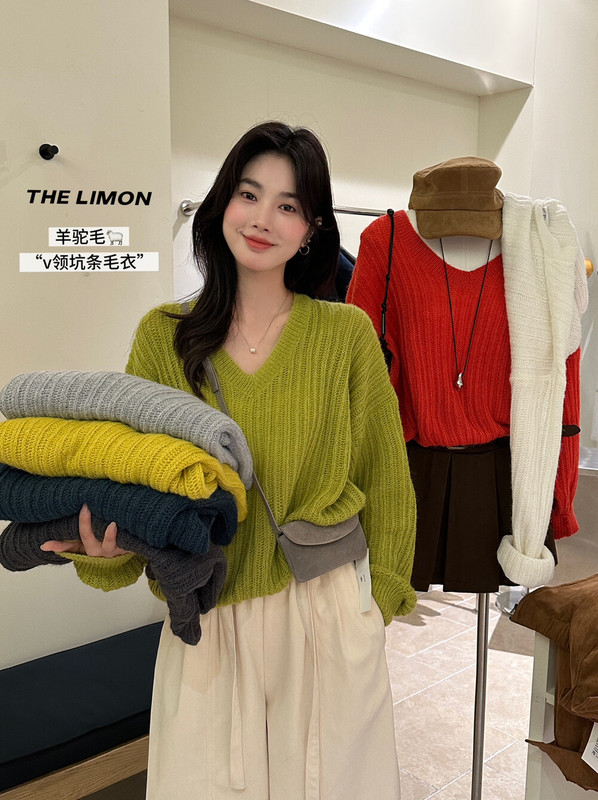 the limon柠檬绿茶2025秋季温柔慵懒风坑条镂空V领长袖套头毛衣女|undefined
