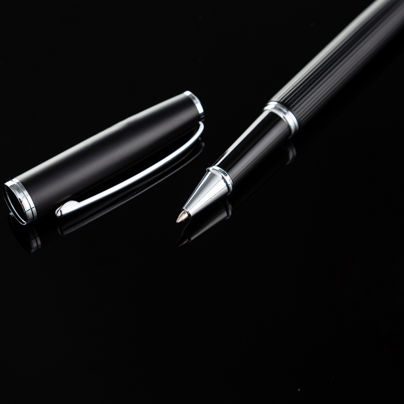 Pluma de gel pluma de firma de metal en stock venta al por mayor regalo de publicidad creativa bolígrafo impresión LOGO entrega de una pieza