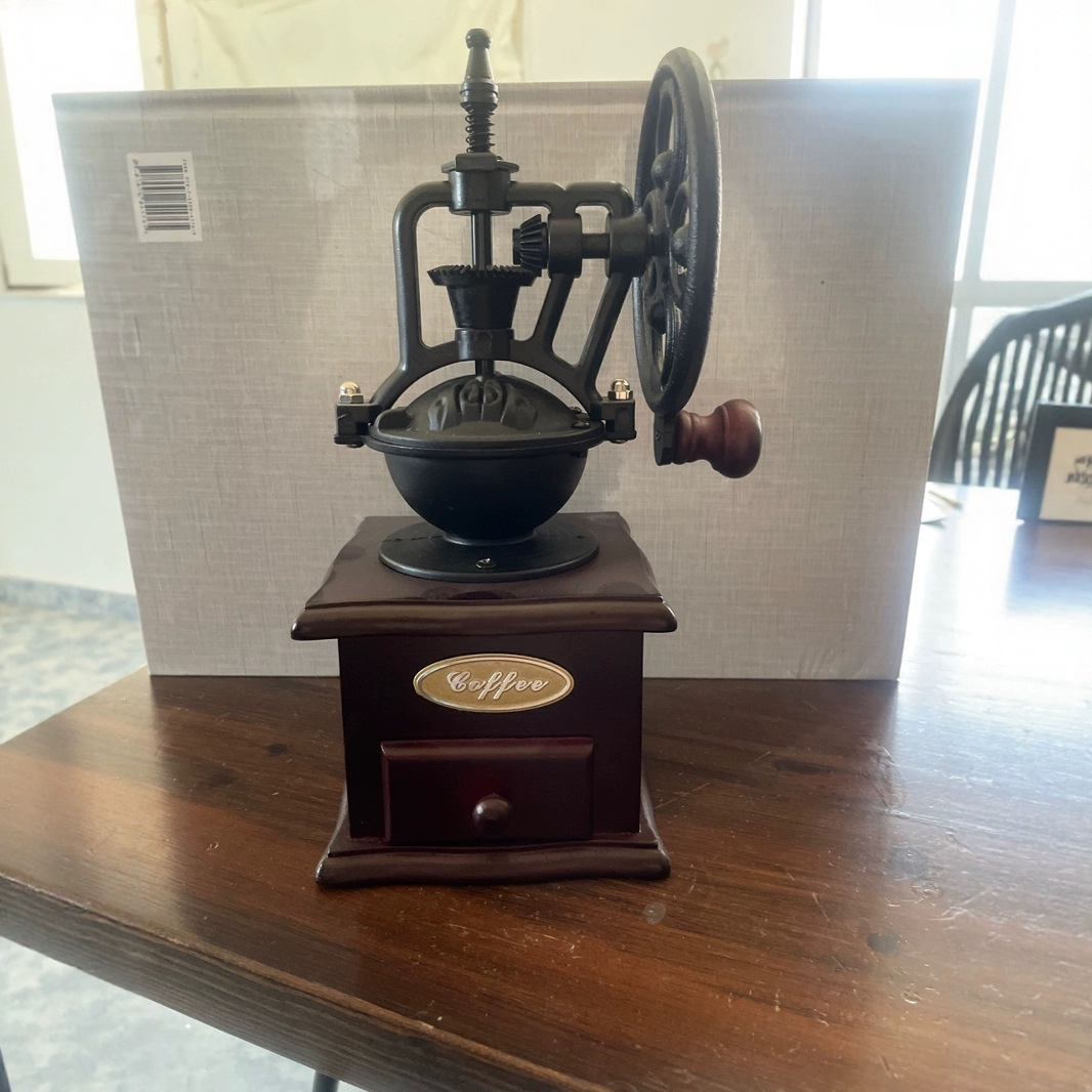 Retro Wooden Box Hand-Cranked Coffee Grinder with Ceramic Grinding Core for Hand-Brewed Coffee Beans