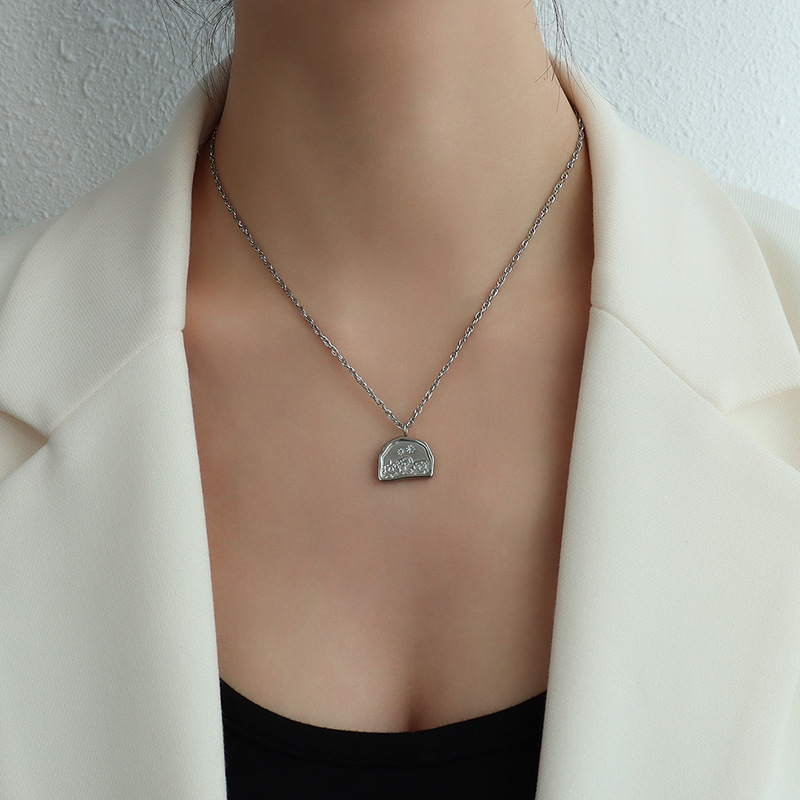 „Han Mei Ying Xue“ pusiau netaisyklingos raktikaulio grandinėlės hiphopo nišinio dizaino titano plieno auksiniai papuošalai_voghion.com