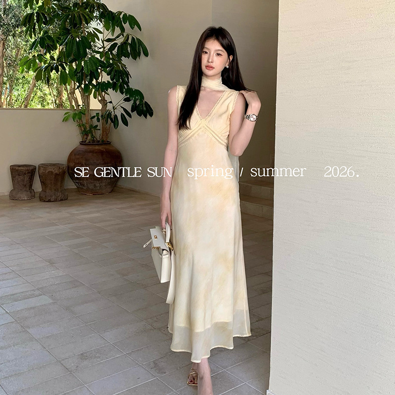 Xiu Xixi 2026 Spring New French Elegant Lace Hollow Out Vest Dress Pure Desire Dress for Women 88507