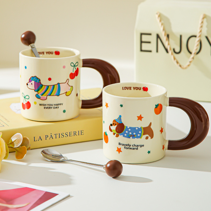 Taza de perro de salchicha para chicas lindas tazas de agua caseras nuevas tazas de café de desayuno de pareja de cerámica 2025
