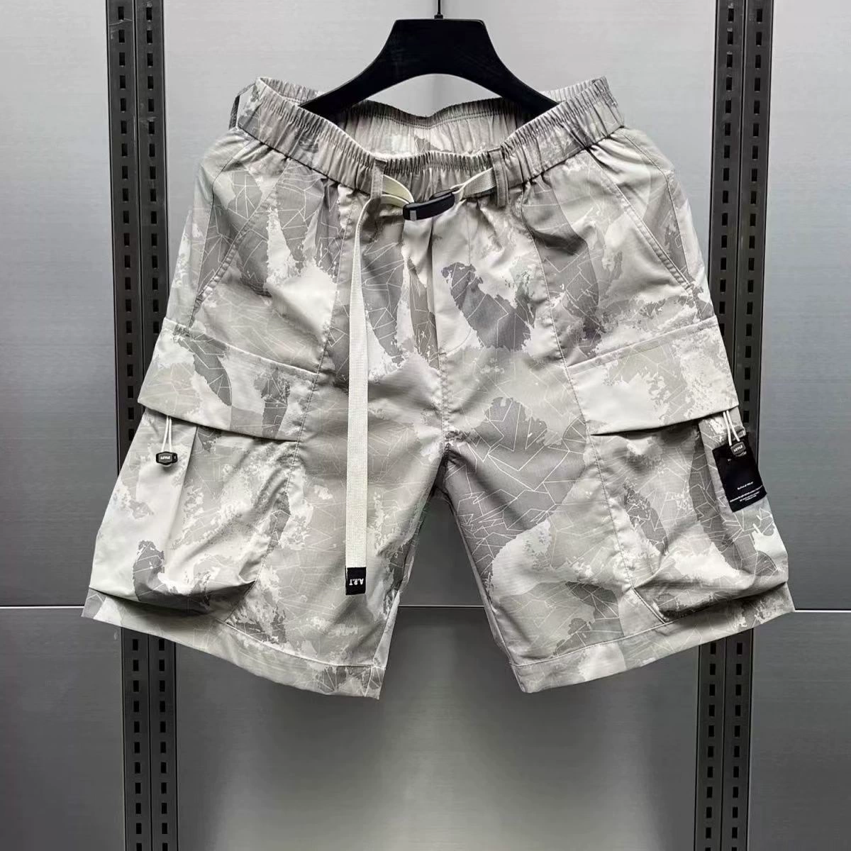 Men's camouflage five-point shorts product view 1