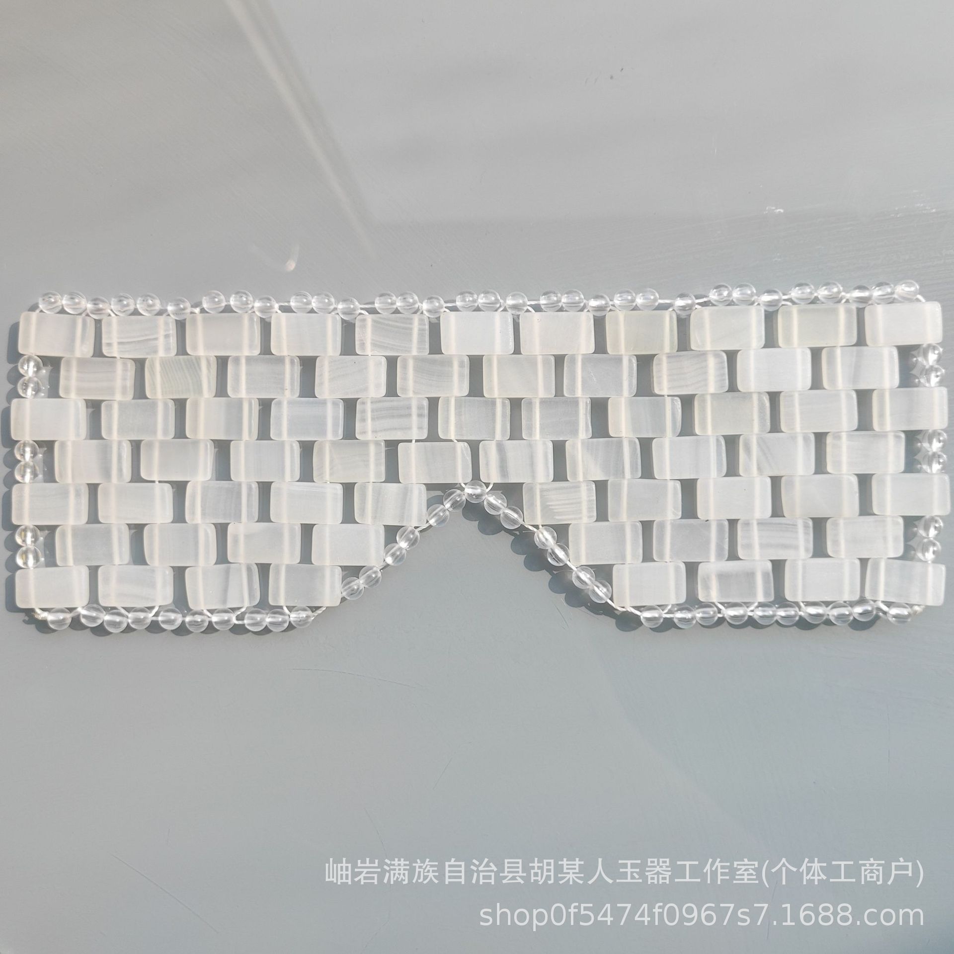 White marble eyelids 68 pieces 24.5x8.5cm
