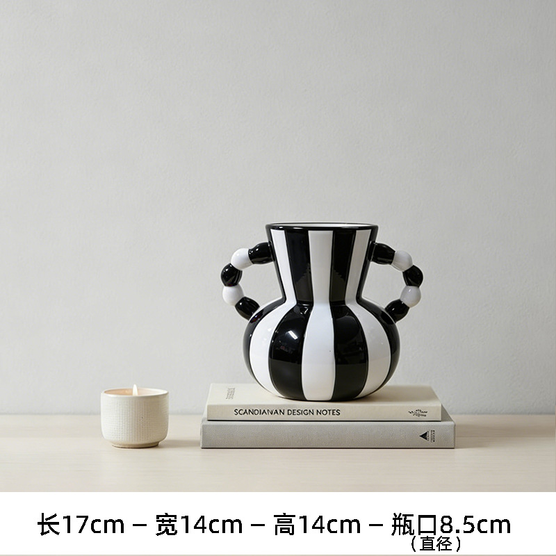 Vaso con rayas de dos orejas - Negro