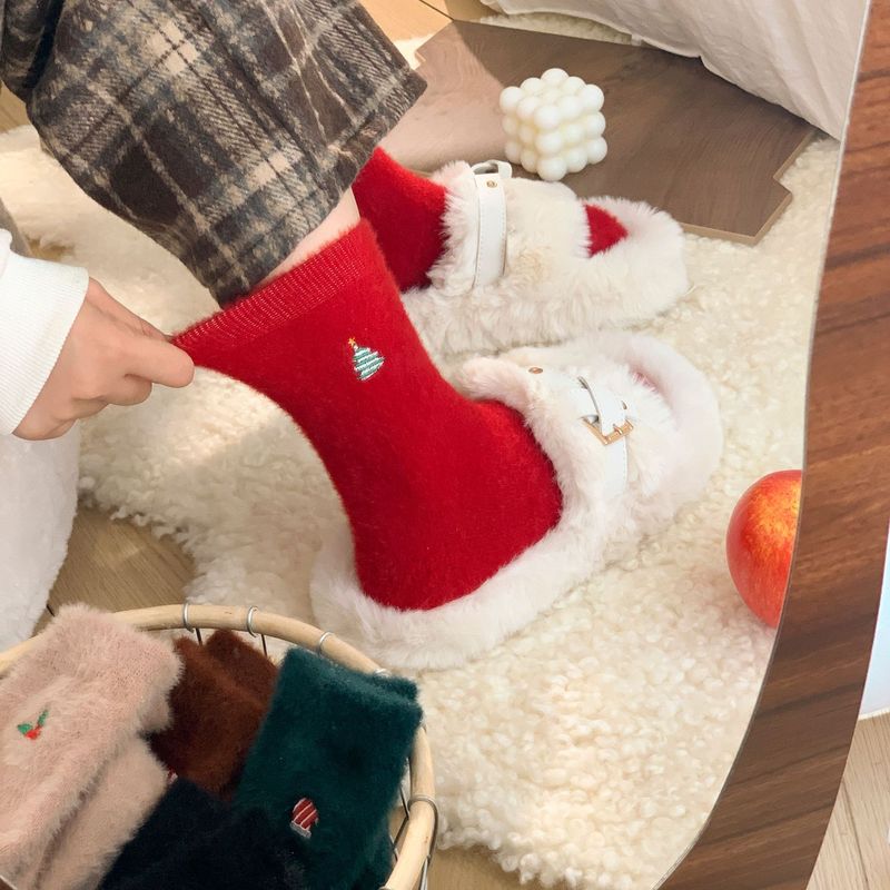 秋冬の靴下の女性の刺繍のクリスマスの靴下はかわいいです。|undefined
