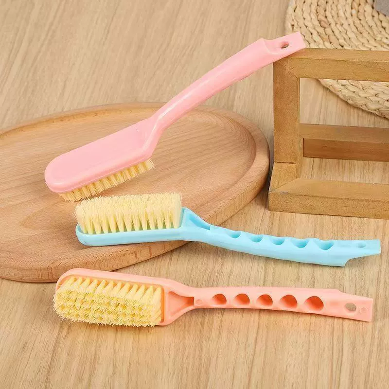 Новая щетка для обуви с длинной ручкой, подвесная бытовая щетка для чистки обуви, многофункциональная обычная щетка для чистки, которая не повреждает обувь, пластиковая щетка с мягкой щетиной.