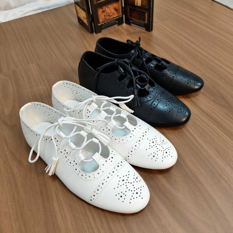 French Cut Out Carved Ballet Shoes for Women, Brogue Flats Casual Small Leather Shoes, White Strappy Mary Jane Shoes French Cut Out Carved Ballet Shoes for Women, Brogue Flats Casual Small Leather Shoes, White Strappy Mary Jane Shoes
