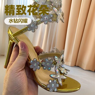 �羳�S�������p�@÷����Ь�W������¶ֺ��ɫˮ��Ը��_��߸�ЬŮ