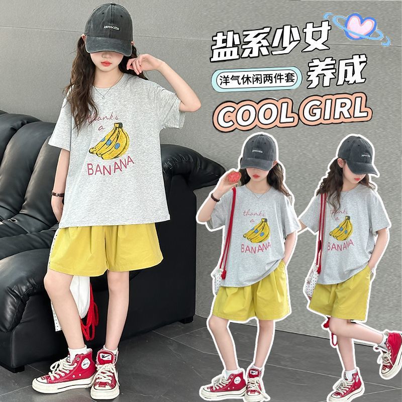 New casual sportswear set for girls, stylish summer children's shorts two-piece set, trendy short-sleeved suit for medium and large children.