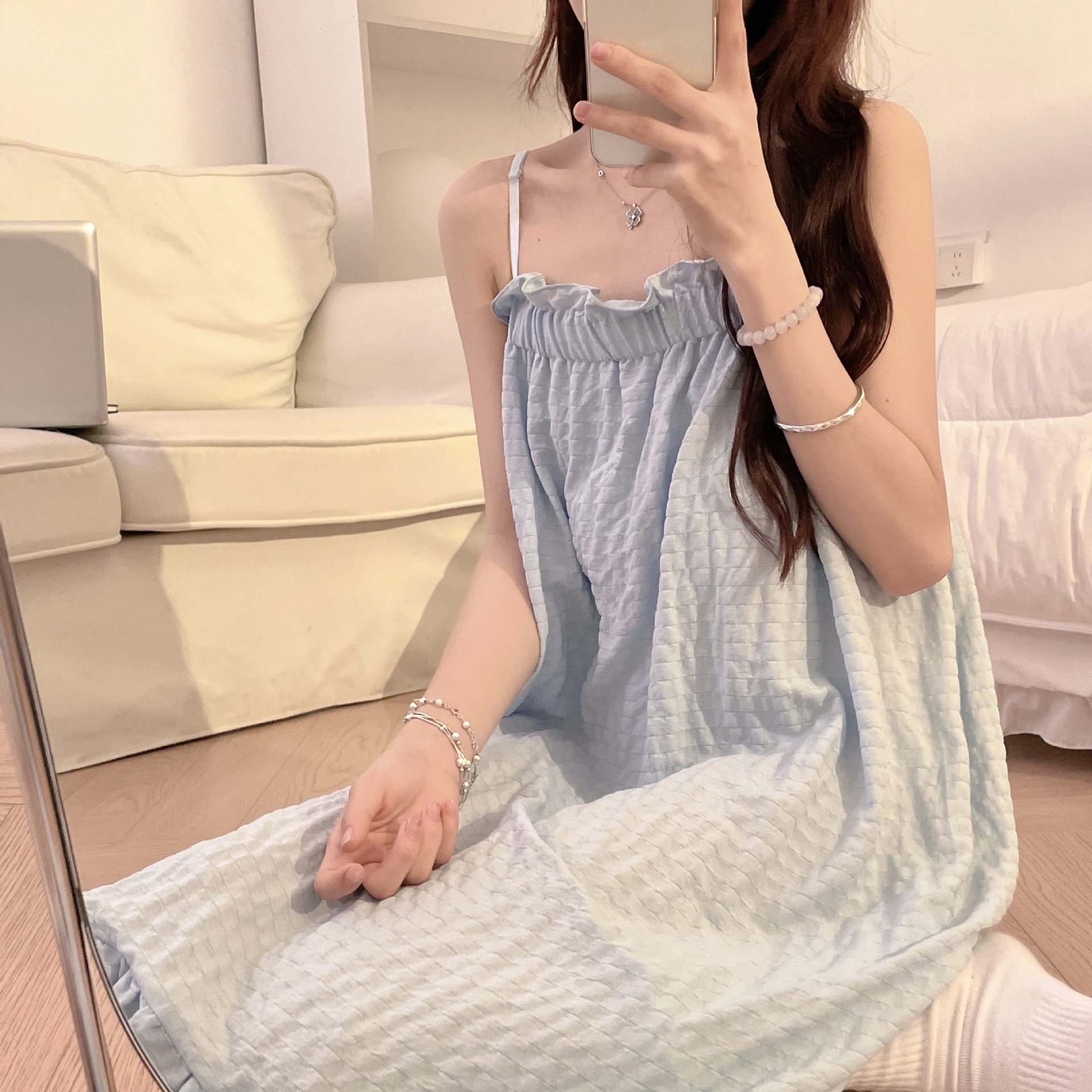 슬링 나이트 가운 여름 여성의 2024 새로운 여름 섹시한 푸른 달콤한 공주 바람 벨트 가슴 패드 올인원 잠옷