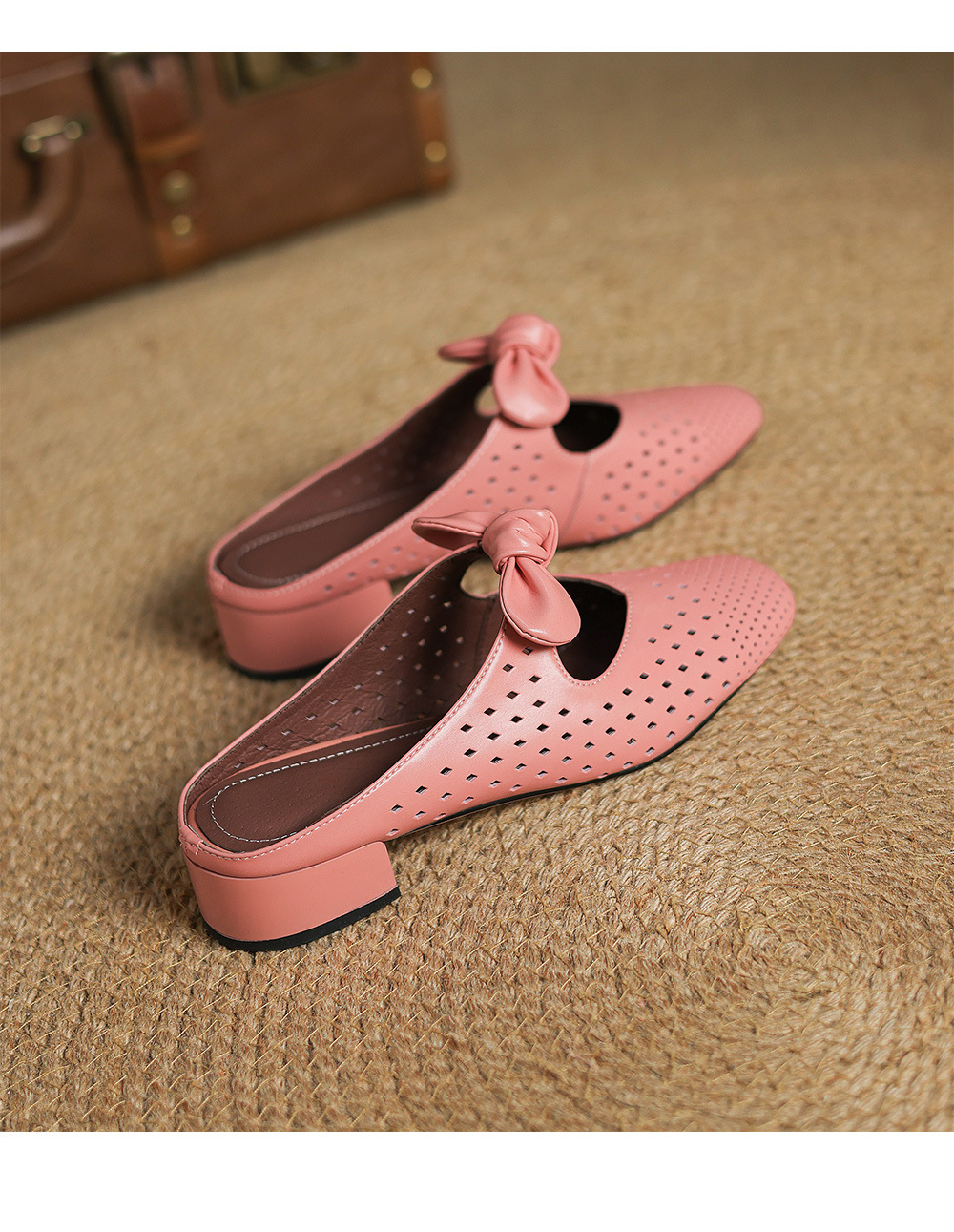 Dép sandal nữ da bò đục lỗ mũi kín quai hậu gót thấp — Màu hồng chi tiết 20