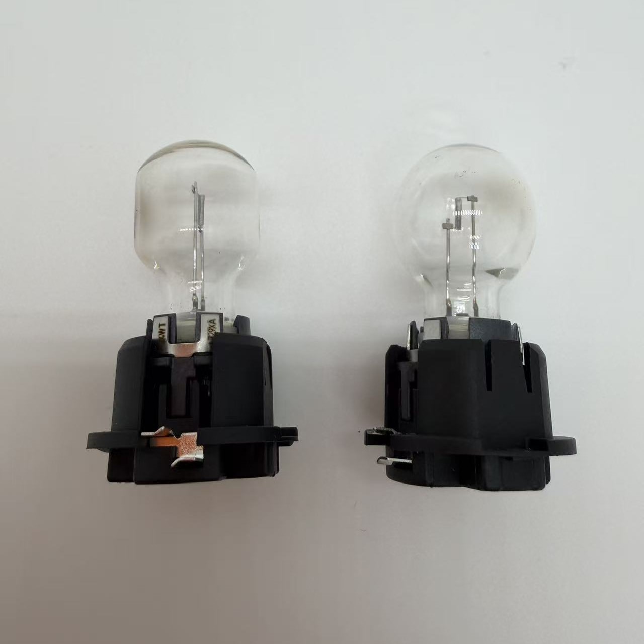 Philips Pw24W 12V Front Fog Light Bulb Pwy24W Amber Car Original Light Bulb 89092 with Lamp Holder
