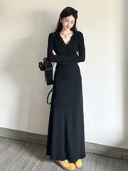 赫本风长袖黑色V领连衣裙子女2025新款女春秋冬法式修身打底长裙