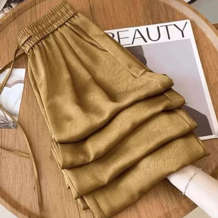 Nuevos pantalones de piernas anchas acéticas de estilo nacional brillo transpirable para mujeres 2025 nuevos pantalones de sandallas delgados impresión de seda de hielo satén