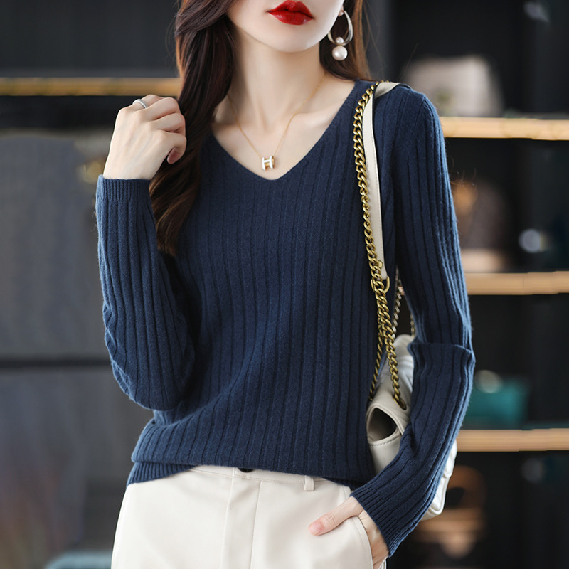 Japanese Style Simple Casual Knitted Bottoming Shirt Women's Top 2025 Autumn and Winter New Loose Pure Color Inner V Neck Sweater