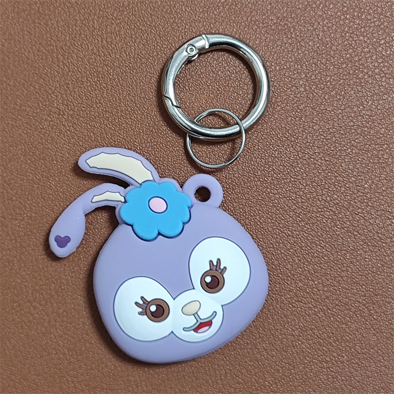 かわいいスプリングはリンゴのairtagsの保護カバーを掛けます。|undefined