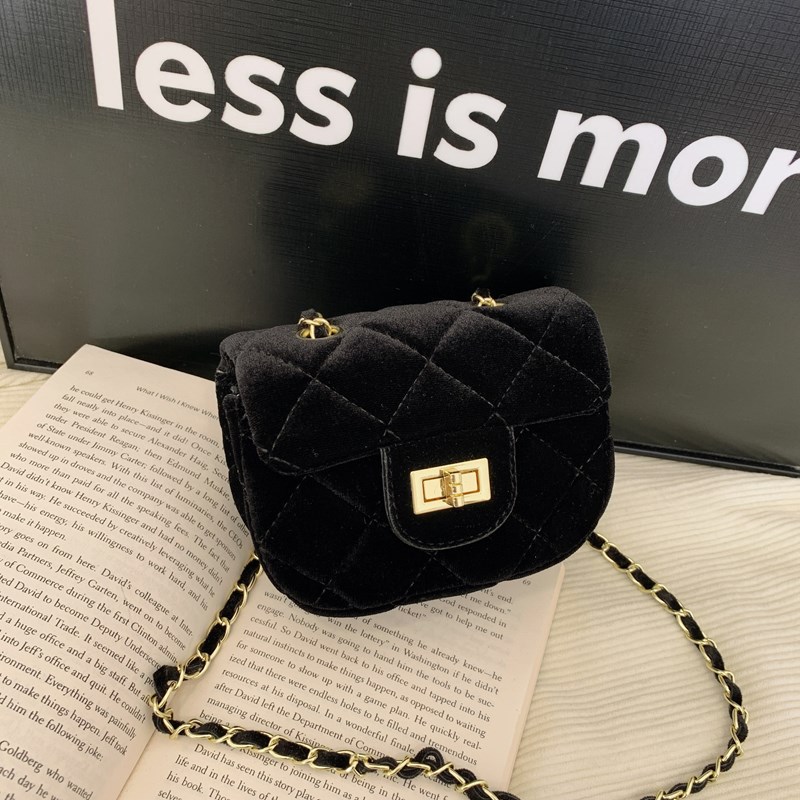 Bolsa de hombro coreana de niñas de terciopelo fragancia de color sólido mini mochila de bebé 2025 nuevo bolso de cadena para niños