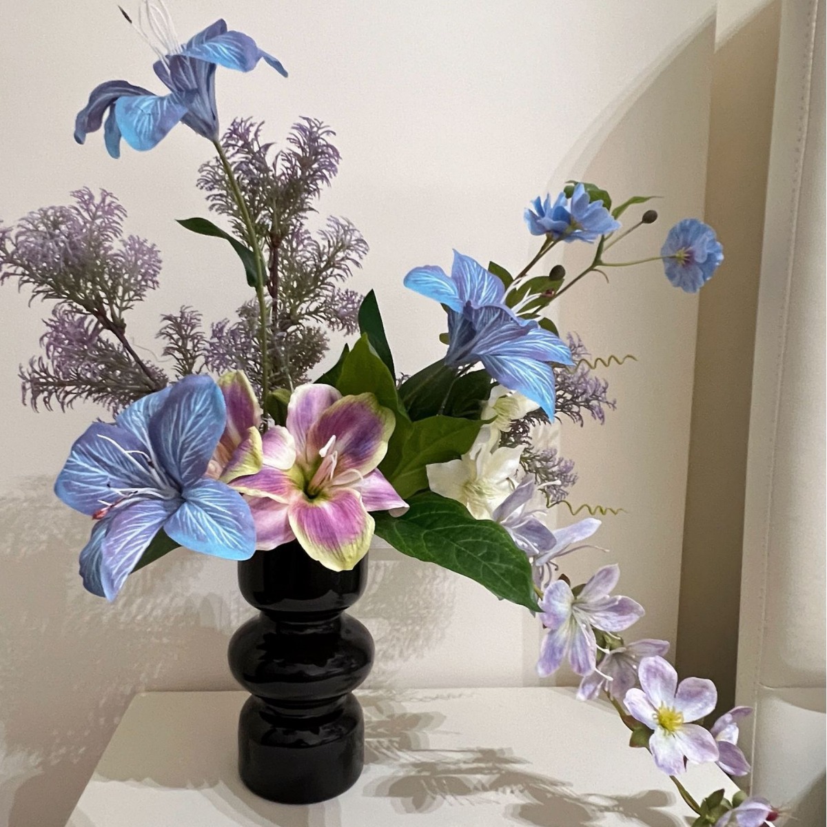 조합 1+ 검은색 유리 꽃병