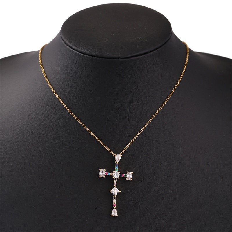 Retro Copper Inlaid Zirconium Cross Necklace display picture 4