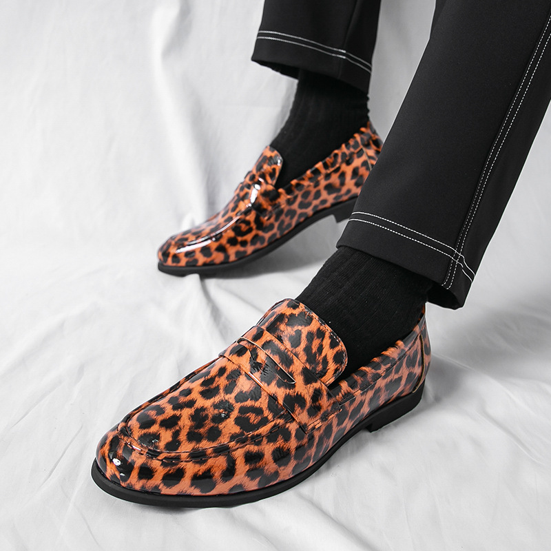 Zapatos Lofu para hombre transfronterizos 46 tallas grandes verano nuevos zapatos casuales moda hombres con estampado de leopardo zapatos de cuero de un pie al por mayor