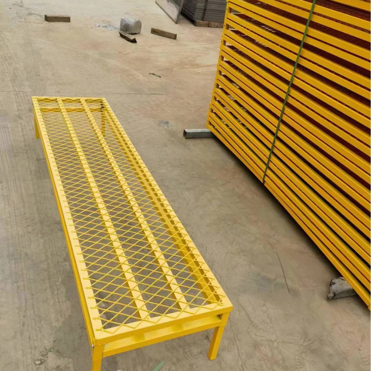 建筑施工打灰马凳黄色马道钢筋周转检修钢板踏钢筋浇筑工人走道板