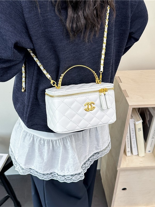 Xiaozhong Lingge bolso de mano pequeño para mujeres 2026 nuevo estilo de moda bolso de caja de estilo cadena de moda bolso de hombro