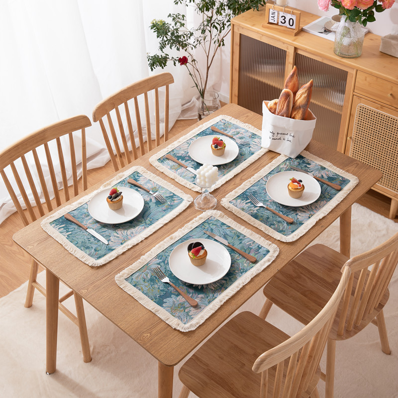 Chemin de table/serviette/nappe/buffet en jacquard teint en fil de polyester et coton de style américain, à motifs de petites marguerites et pompons_voghion.com