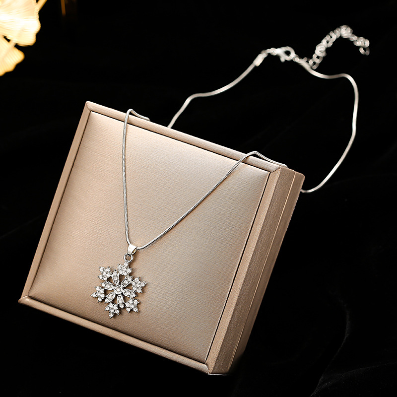Elegant Snowflake Alloy Inlay Rhinestones Women's Earrings Necklace display picture 2