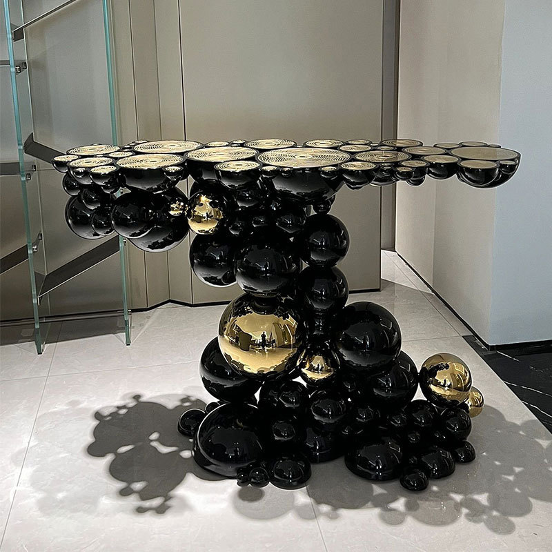 金属の玄関のテーブルの軽い豪華な設計感の芸術の端景台の廊下は壁の条案のハイエンドの異形に寄りかかって玄関の台に入ります。|undefined