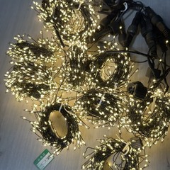 韓国のLED銅線の爆竹の明かりの赤い本の同じタイプのクリスマスツリーの装飾のイルミネーションの31vの直列のランプの星のフラッシュ