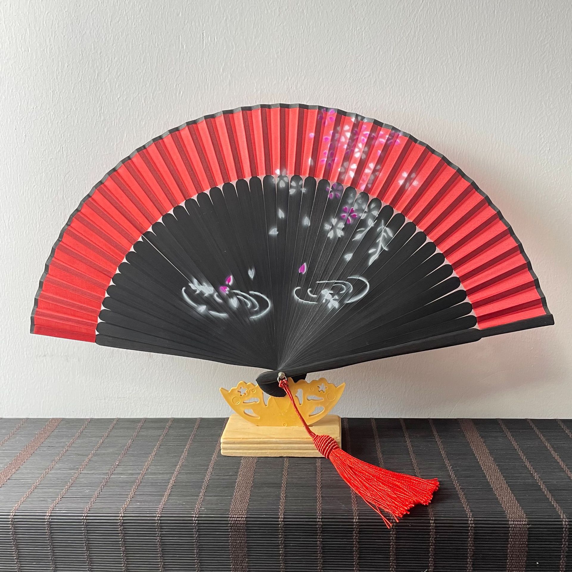 En stock ventilador plegable ventilador rojo estilo chino de verano de las mujeres estilo antiguo danza clásica de inyección de tinta ventilador