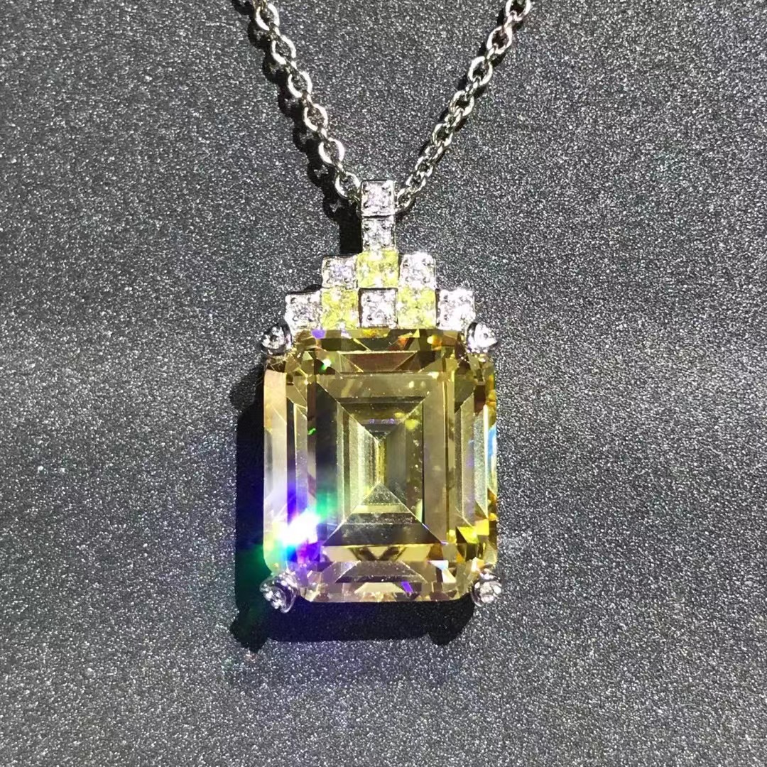 Esmeralda cortada colgante de diamante de alto carbono rosa 8 tirado cuadrado incrustado importación de diamante de alto carbono zircón