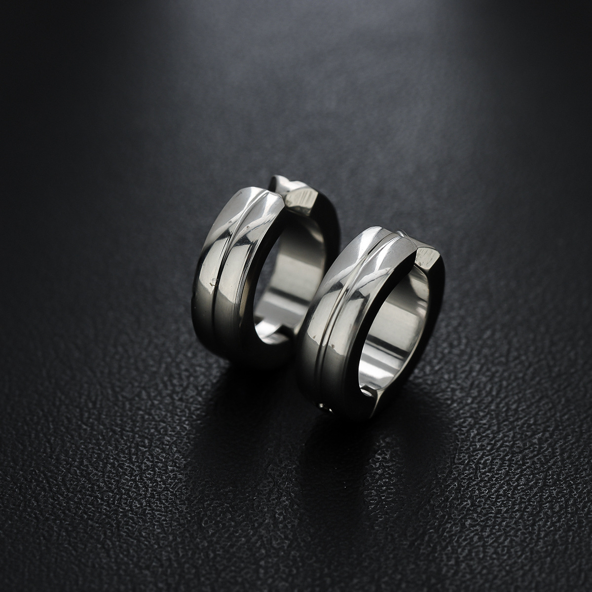 Clip-Herren-Spleiß-High-End-Nische Kein Piercing Einfache Accessoires Damen Neu Vielseitig Europäisch und Amerika Grenzüberschreitend_voghion.com