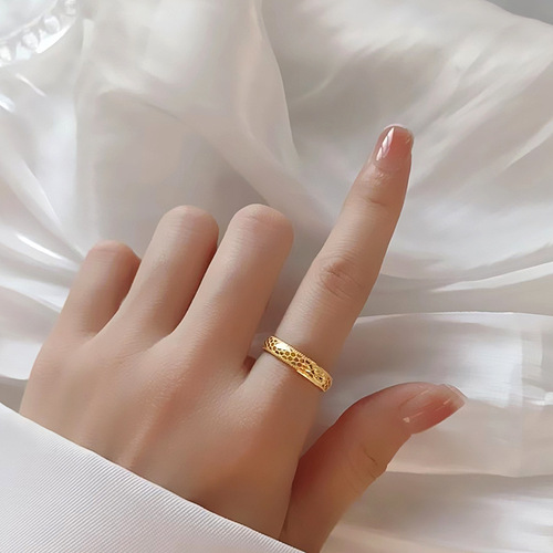  new fashion classic small sequin honeycomb ring niche same style sparkling fish scale titanium steel ring