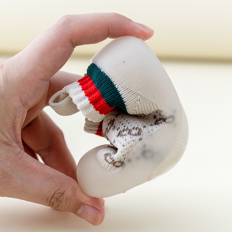 Primavera y verano zapatos para bebés nuevos zapatos para bebés con suela suave, zapatos antideslizantes para niños y niñas para niños pequeños y medianos.