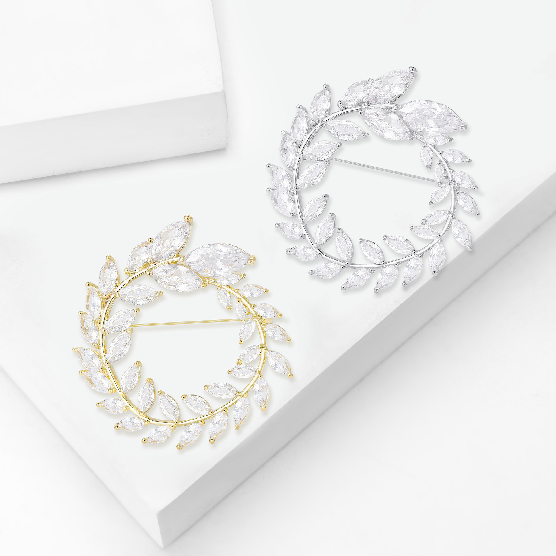 Classic elegant brooch with zircon