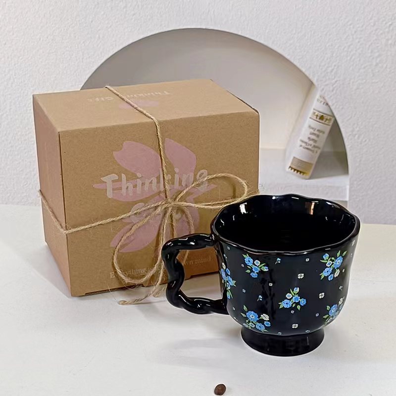 Taza de cerámica de alta capacidad de alto valor facial, taza de desayuno de nicho de alta calidad pintada a mano