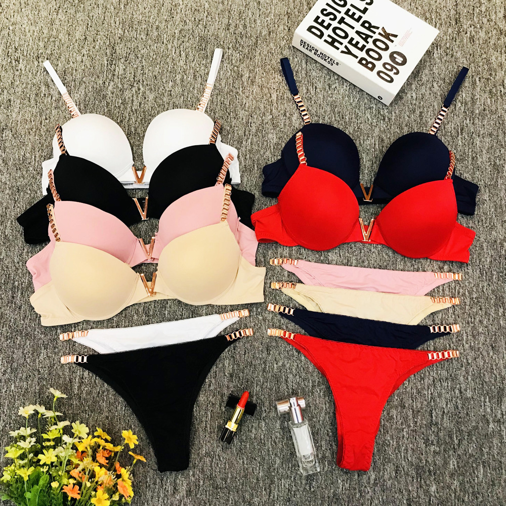 跨境歐美性感文胸套裝V字金屬bra內衣女辣妹低腰內褲鏈條T褲panty