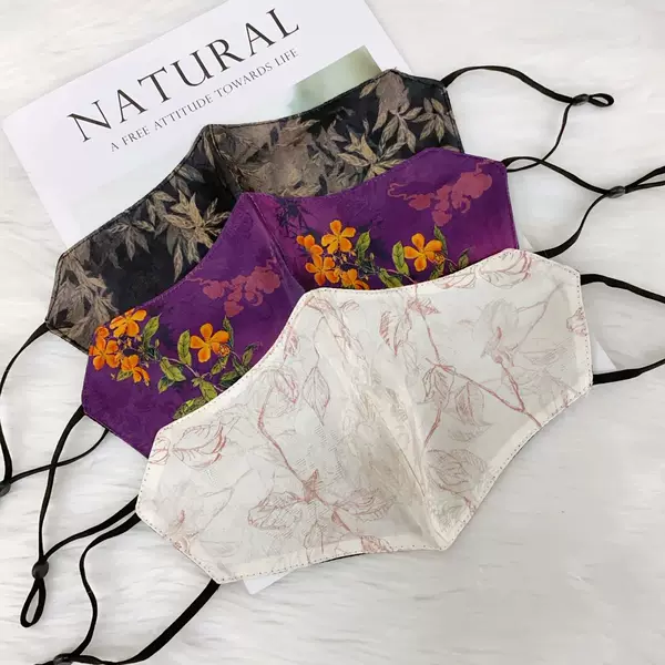 Xiangyunsha Printed Sun Protection Mask for Travel, Windproof and Dustproof, Small Face Mask for All Seasons, Fashionable Wear and Decoration