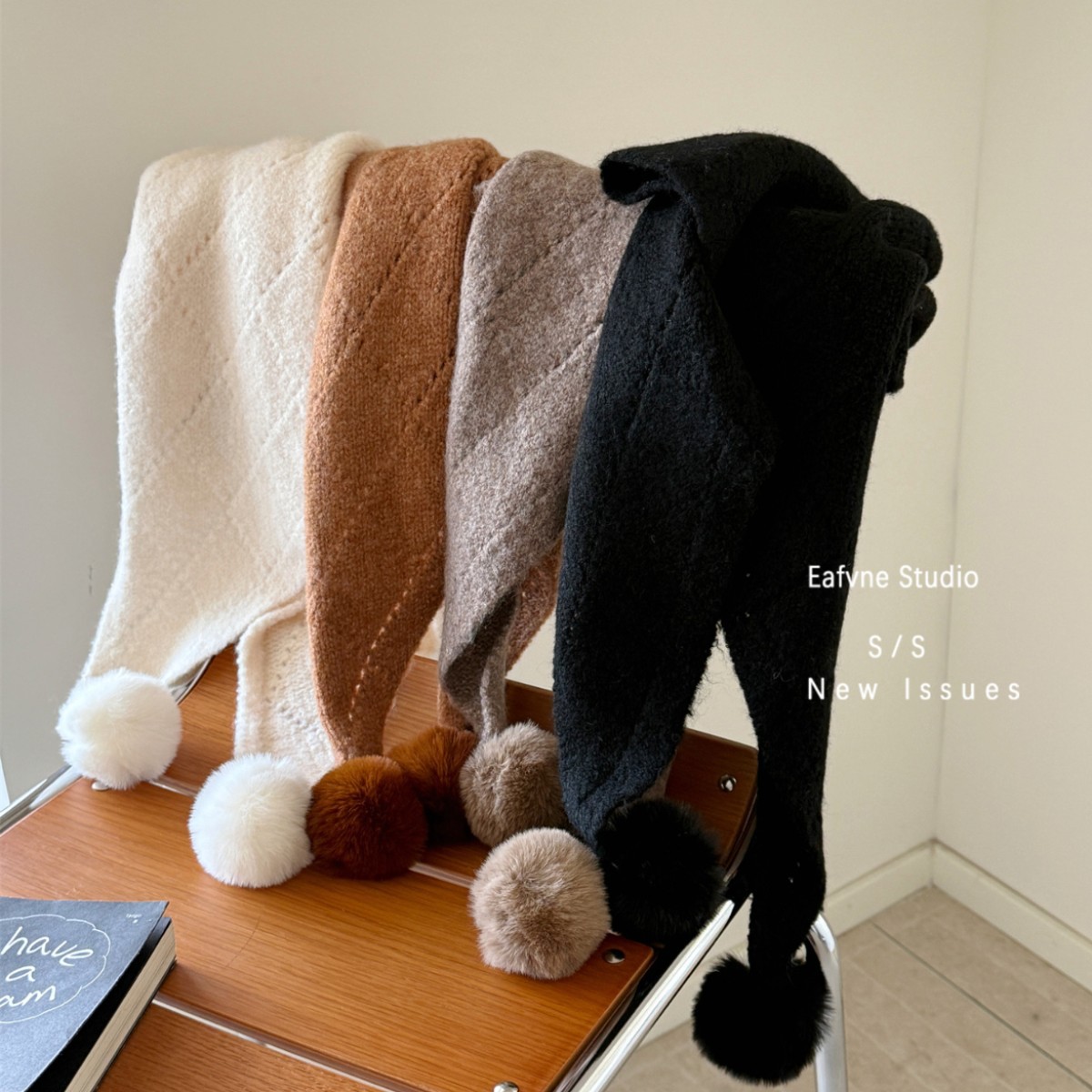 慵懒风琥珀流光三角围巾女新款毛球百搭学生针织毛线围脖披肩保暖