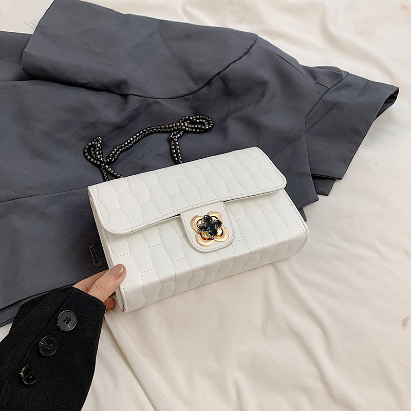 Este año, bolsos populares populares para mujeres 2024, bolsos de cinturón de cadena de verano, bolsos de hombro y brazo.