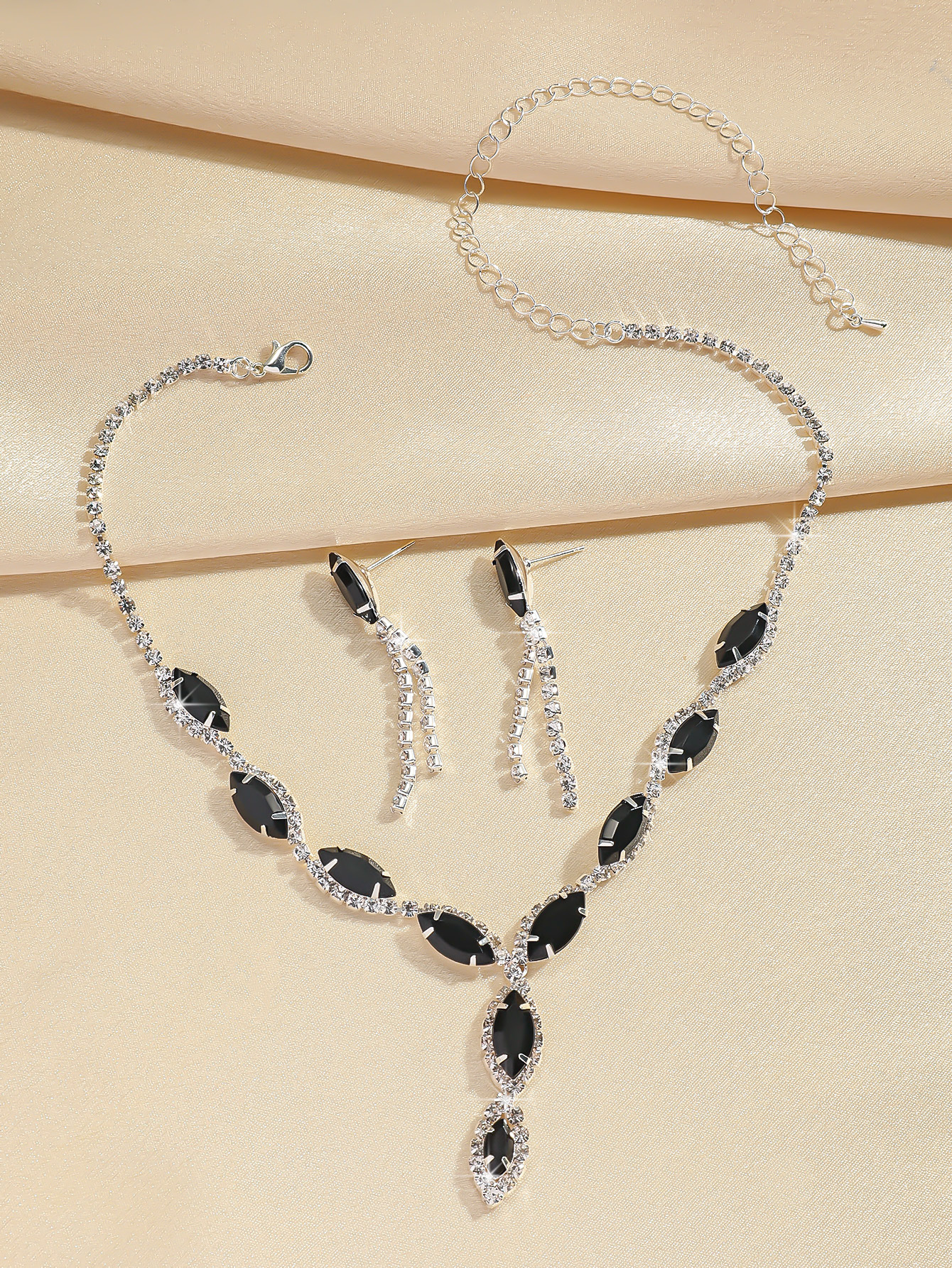 Brautschmuck Halskette Ohrringe Schmuckset Bankettkleid Halskette modische und vielseitige Temperamentaccessoires_voghion.com