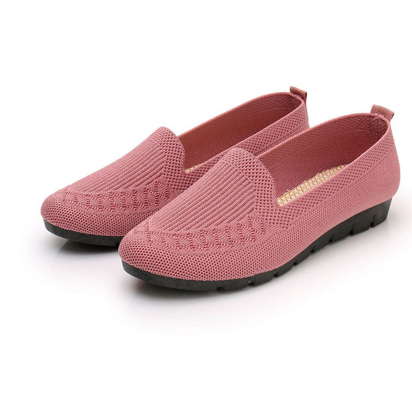 breathable “mom shoes” made of mesh low-cut