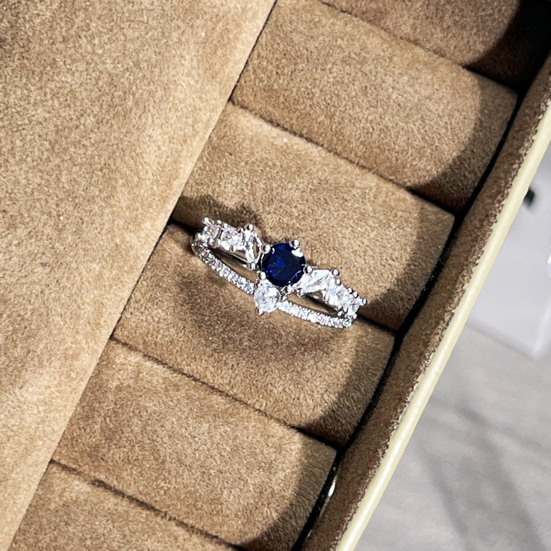 ライトラグジュアリーニッチレトロサファイアジルコンオープンリングレディースコールドスタイルパーソナライズハイエンドシンプルファッション人差し指リング