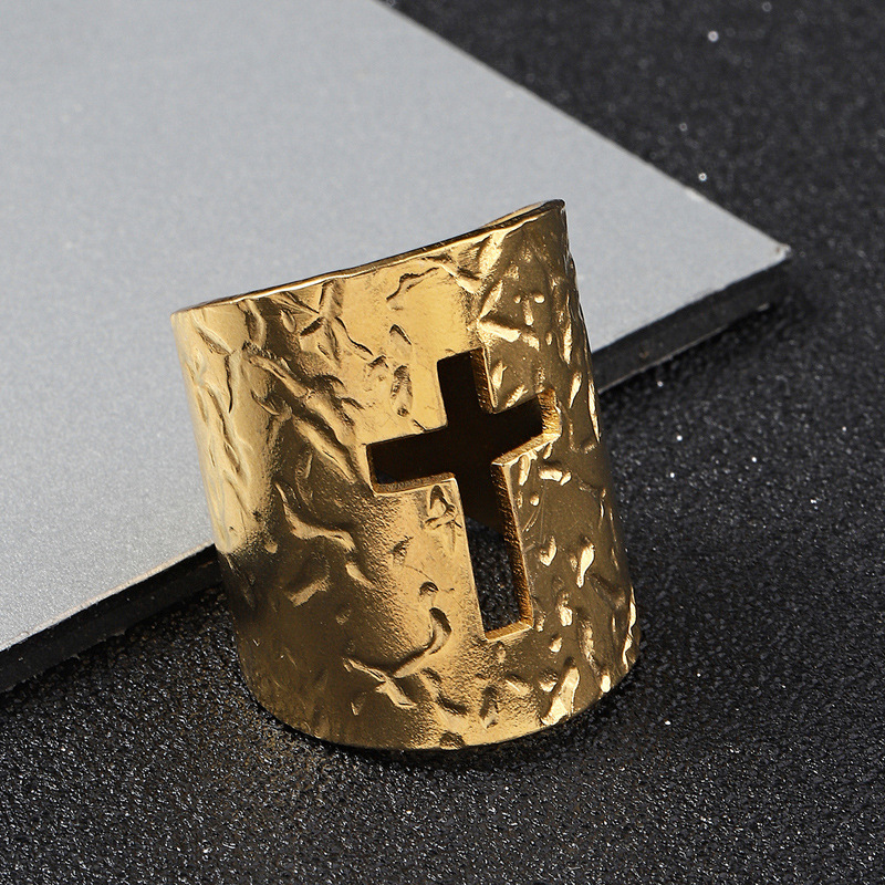 Europeo y americano transfronterizo nuevo hueco Cruz de titanio anillo de acero abierto Ajustable de los hombres de acero inoxidable fabricante de joyas
