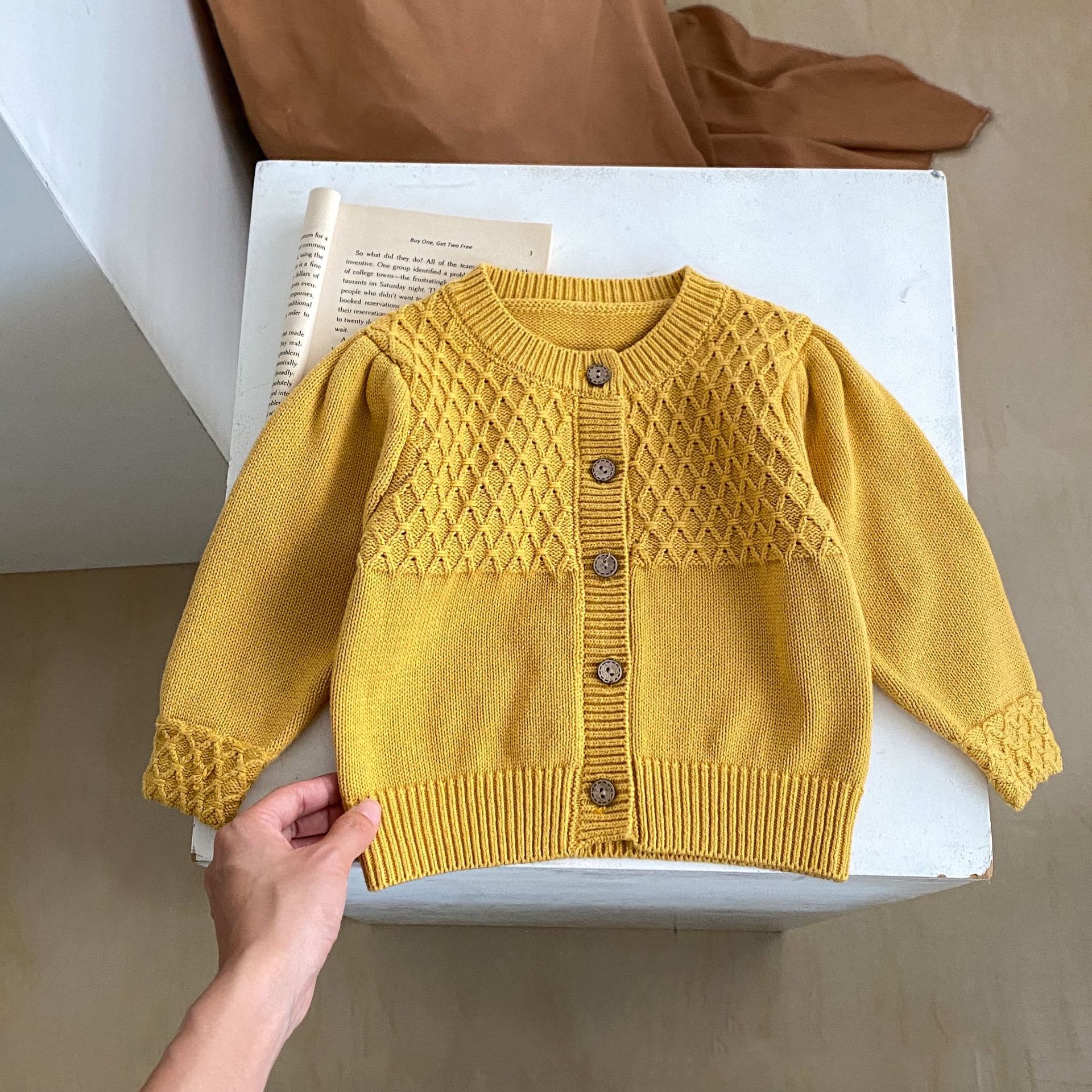 Proljetna 2024. žuta pletena jakna za dojenčad i djevojčice + jednobojni kaput na naramenice, set od 2 dijela dostupan za sortiranje_voghion.com